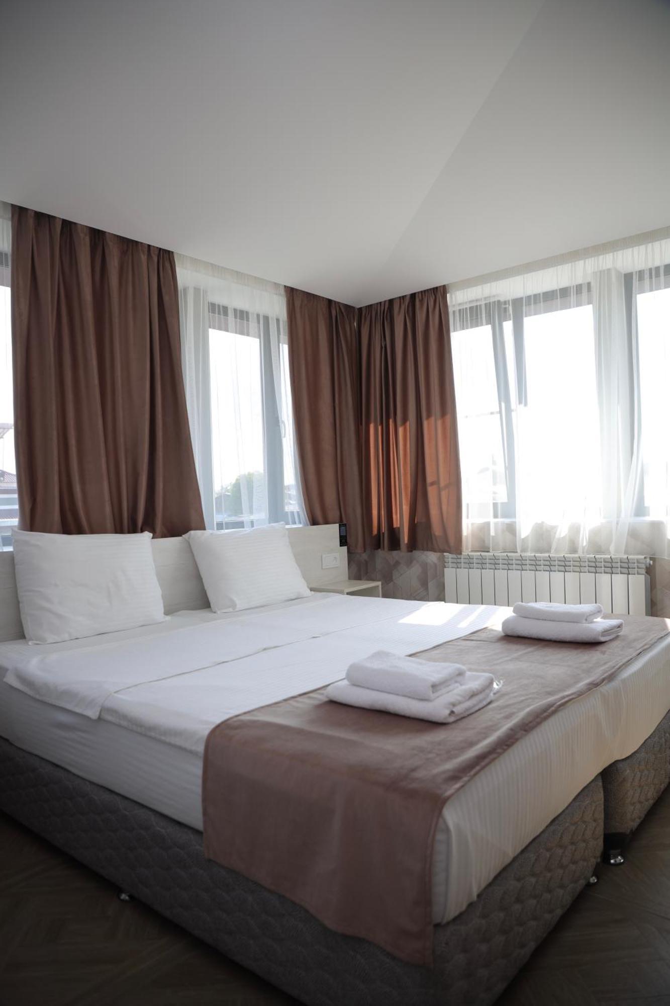 Chief Hotel Gjumri Eksteriør billede