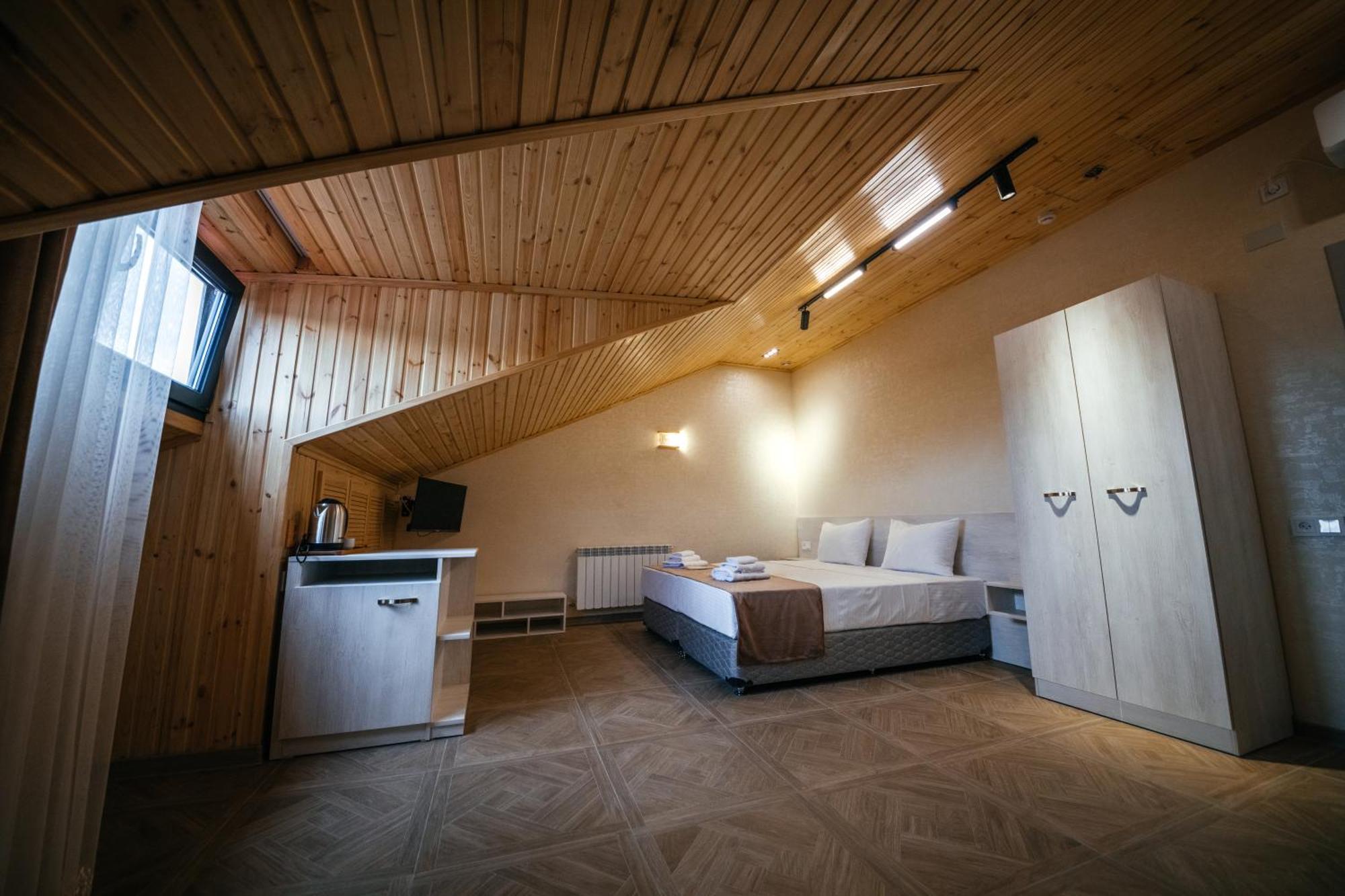 Chief Hotel Gjumri Eksteriør billede